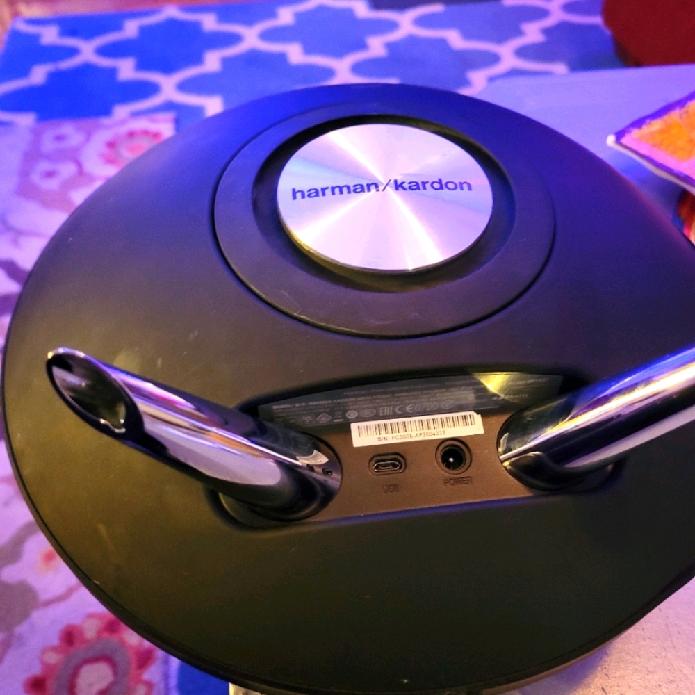 Harmon/Karon speaker